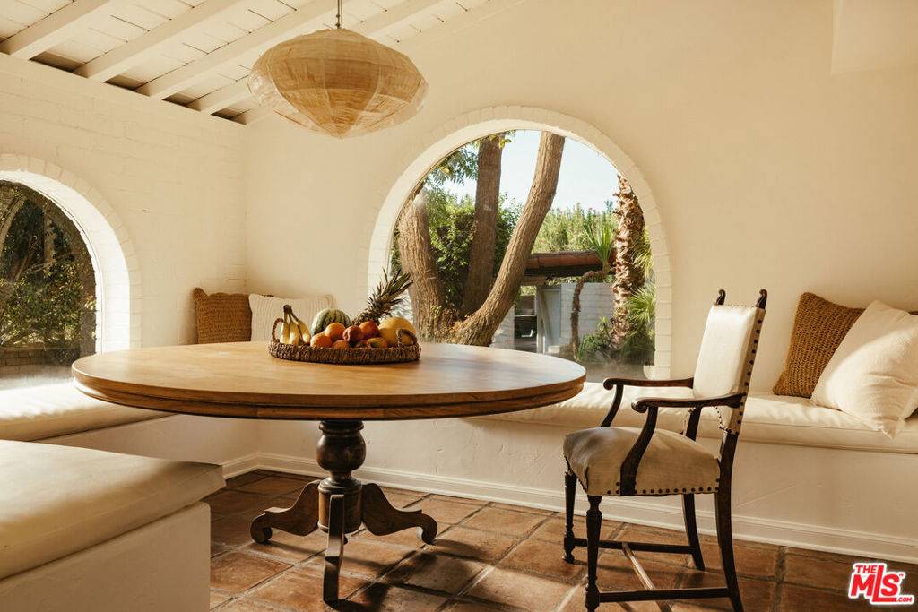 Palm Springs, CA 92264,1907 S Mesa DR
