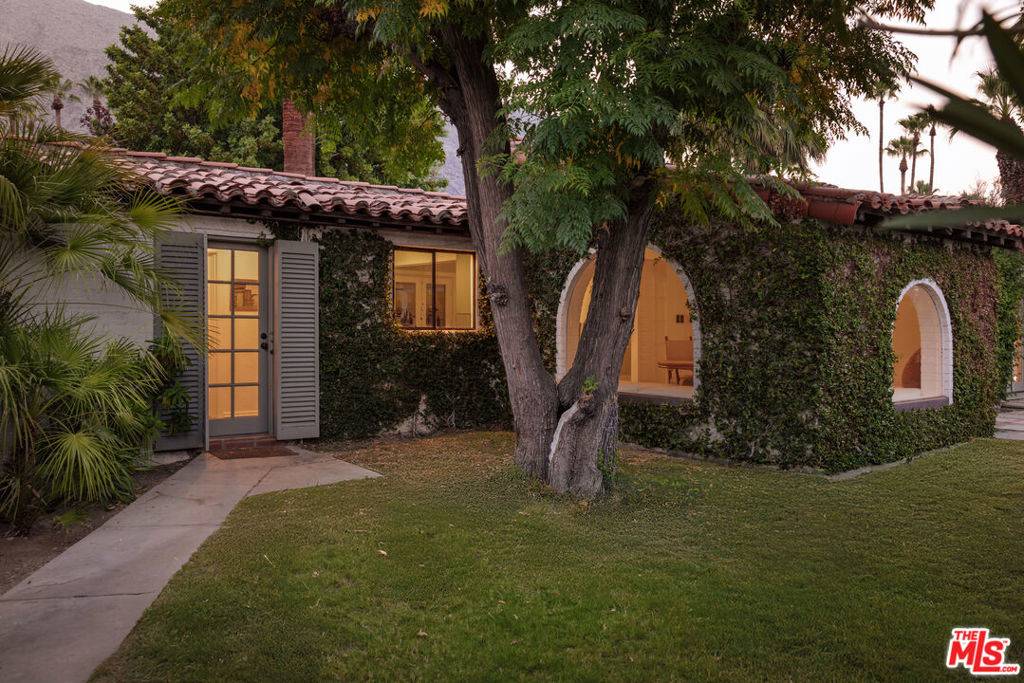 Palm Springs, CA 92264,1907 S Mesa DR