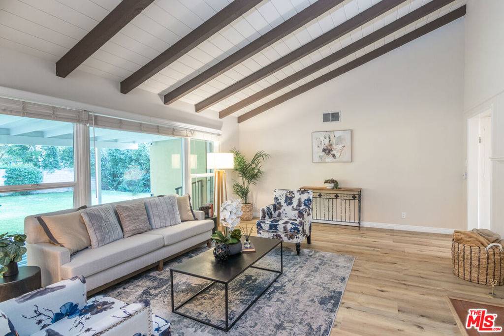 Sherman Oaks, CA 91401,13024 Weddington ST