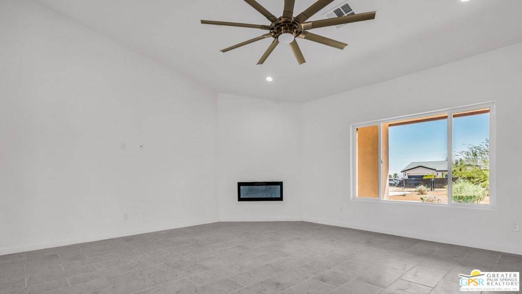Joshua Tree, CA 92252,7160 Olympic RD