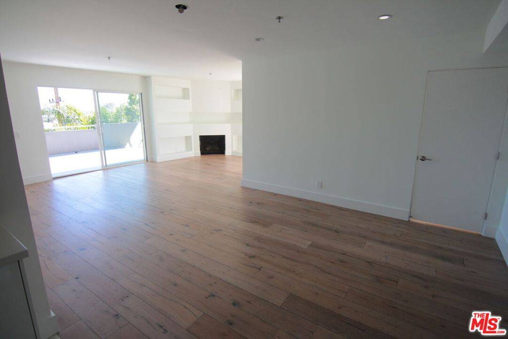 West Hollywood, CA 90069,939 Palm AVE #401