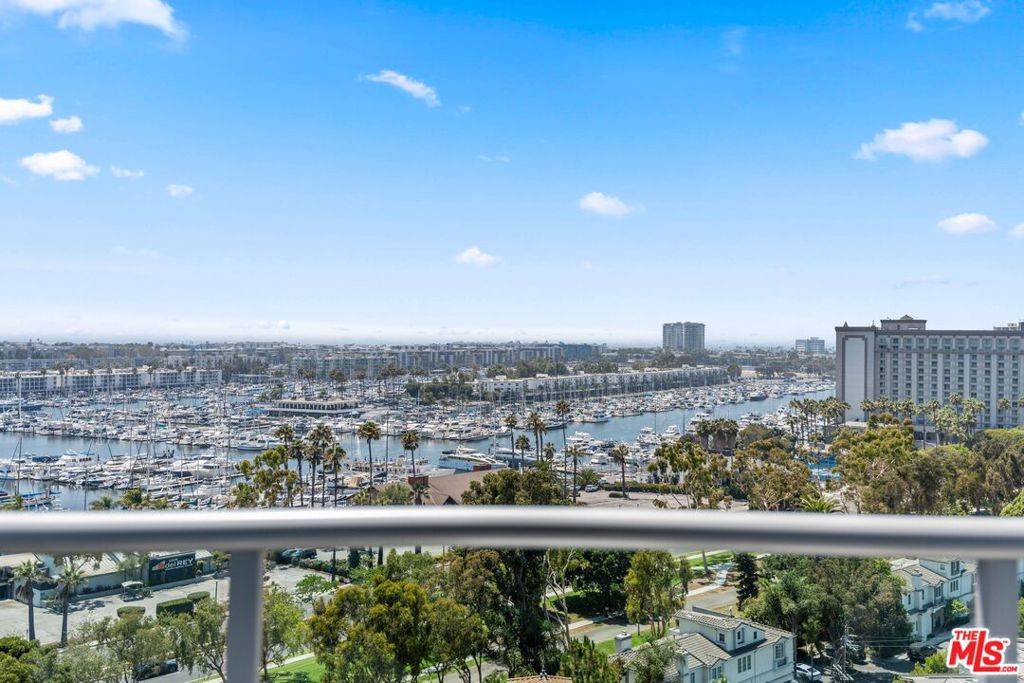 Marina Del Rey, CA 90292,13700 Marina Pointe DR #1416