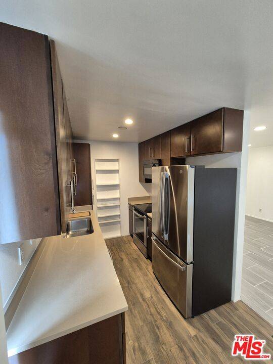 Los Angeles, CA 90034,3734 S Canfield AVE #228