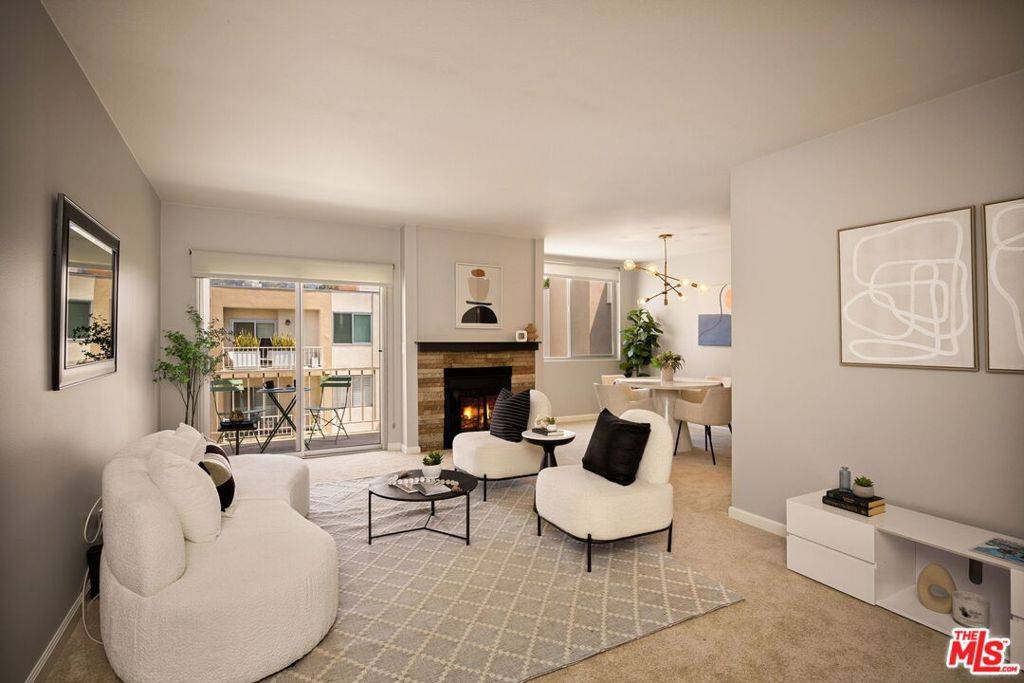 West Hollywood, CA 90069,927 N Kings RD #306