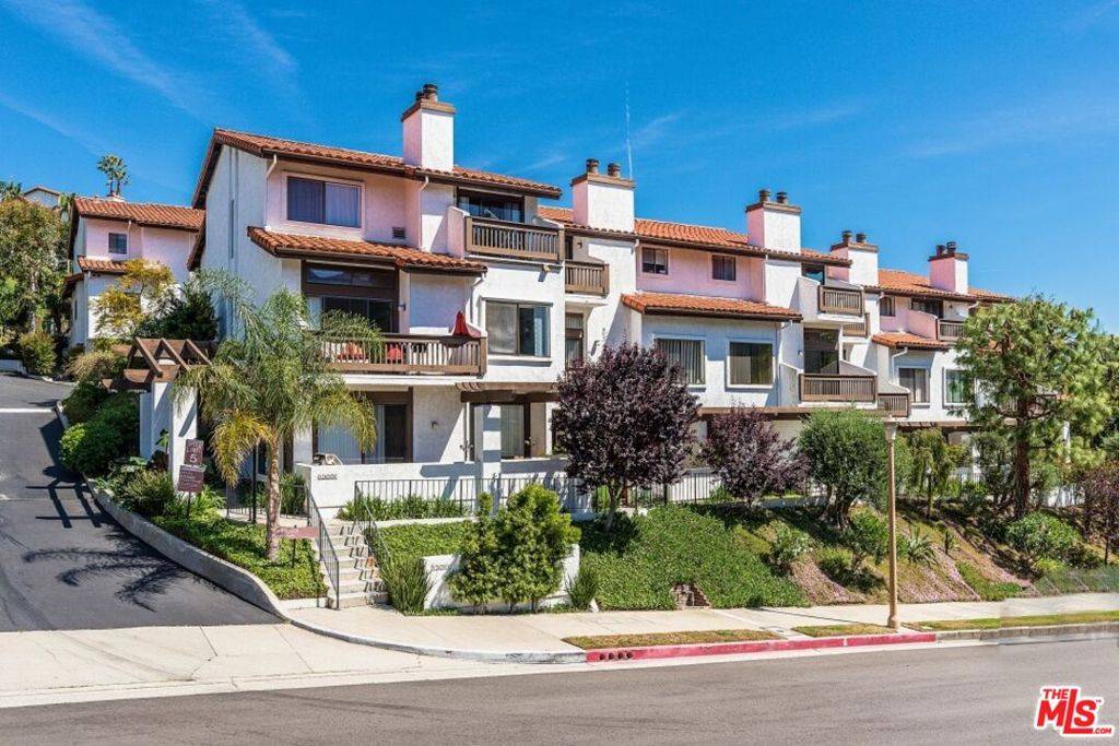 Pacific Palisades, CA 90272,1524 Michael LN