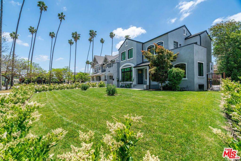 Los Angeles, CA 90019,4308 Victoria Park DR