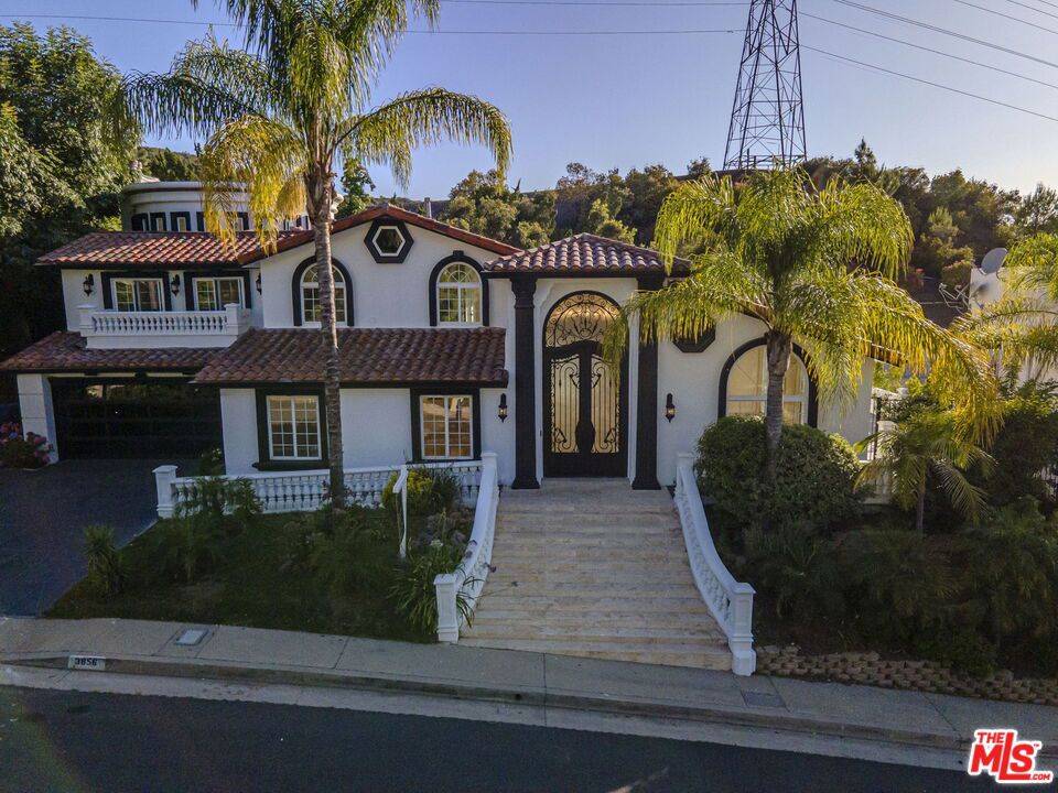Encino, CA 91316,3856 Vista Linda DR