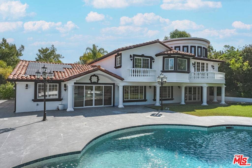 Encino, CA 91316,3856 Vista Linda DR