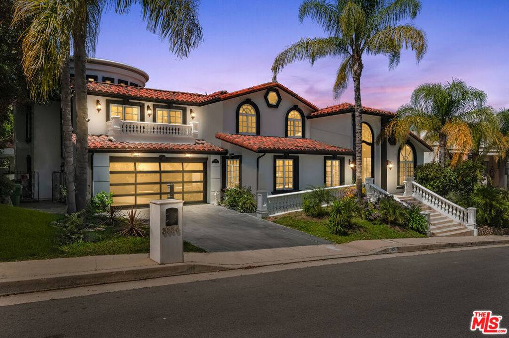 Encino, CA 91316,3856 Vista Linda DR