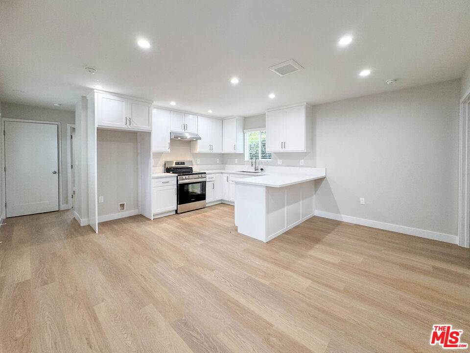 Long Beach, CA 90814,316 Ximeno AVE