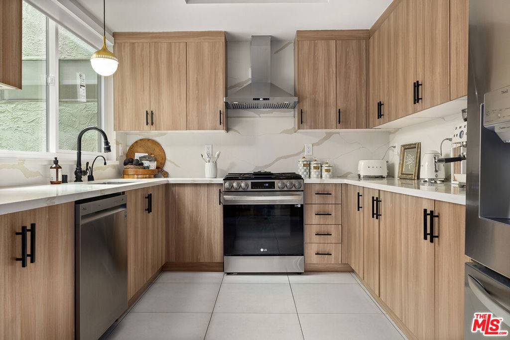 West Hollywood, CA 90069,9000 Cynthia ST #302