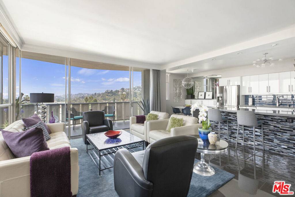 Los Angeles, CA 90027,4455 Los Feliz BLVD #907