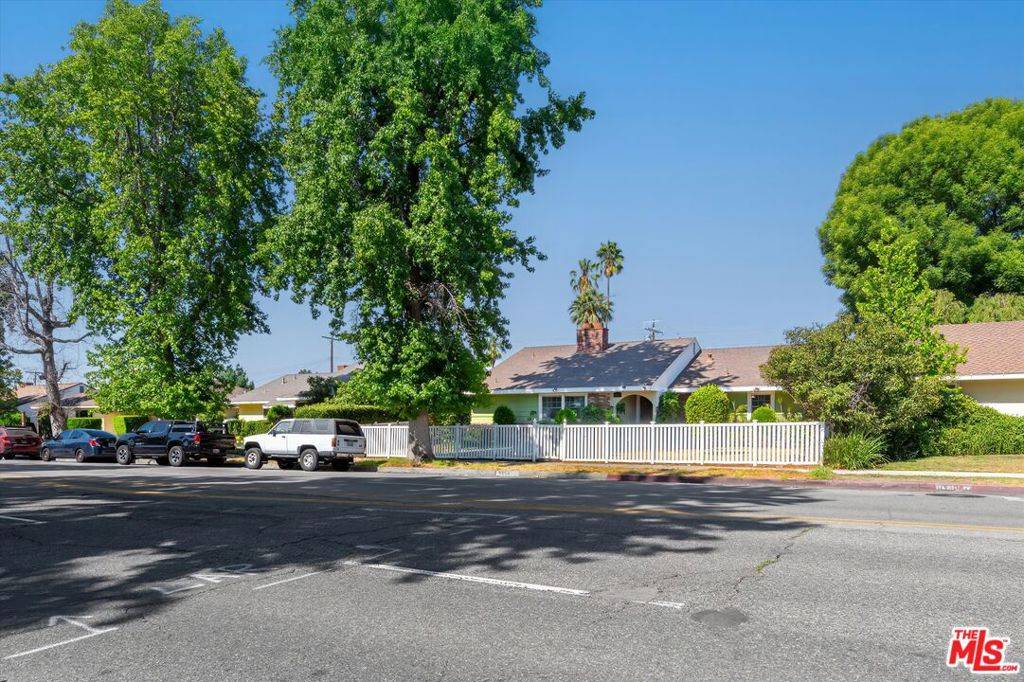 North Hills, CA 91343,9253 Hayvenhurst AVE