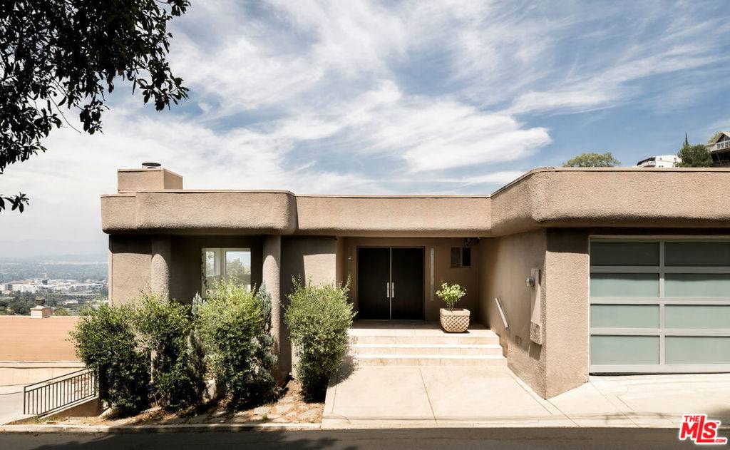 Los Angeles, CA 90068,7265 Caverna DR