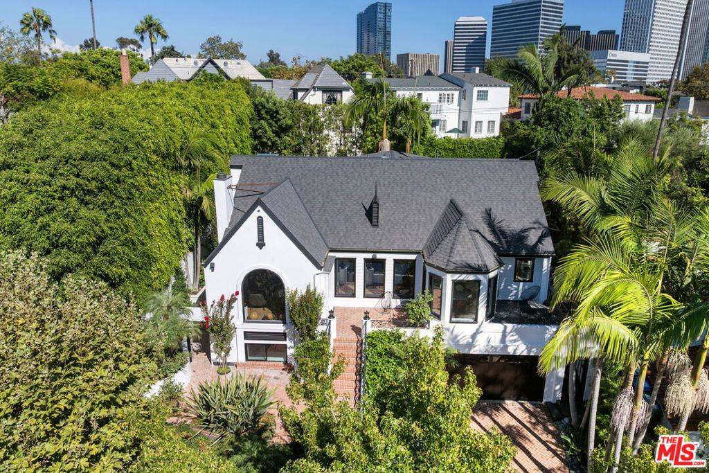 Los Angeles, CA 90024,1520 Comstock AVE