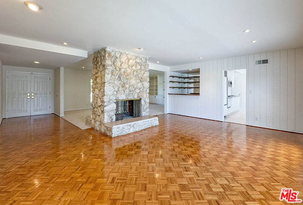 Encino, CA 91436,16951 Ivadel PL