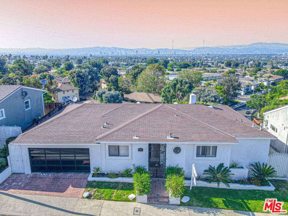 Los Angeles, CA 90008,4201 DON DIABLO DR