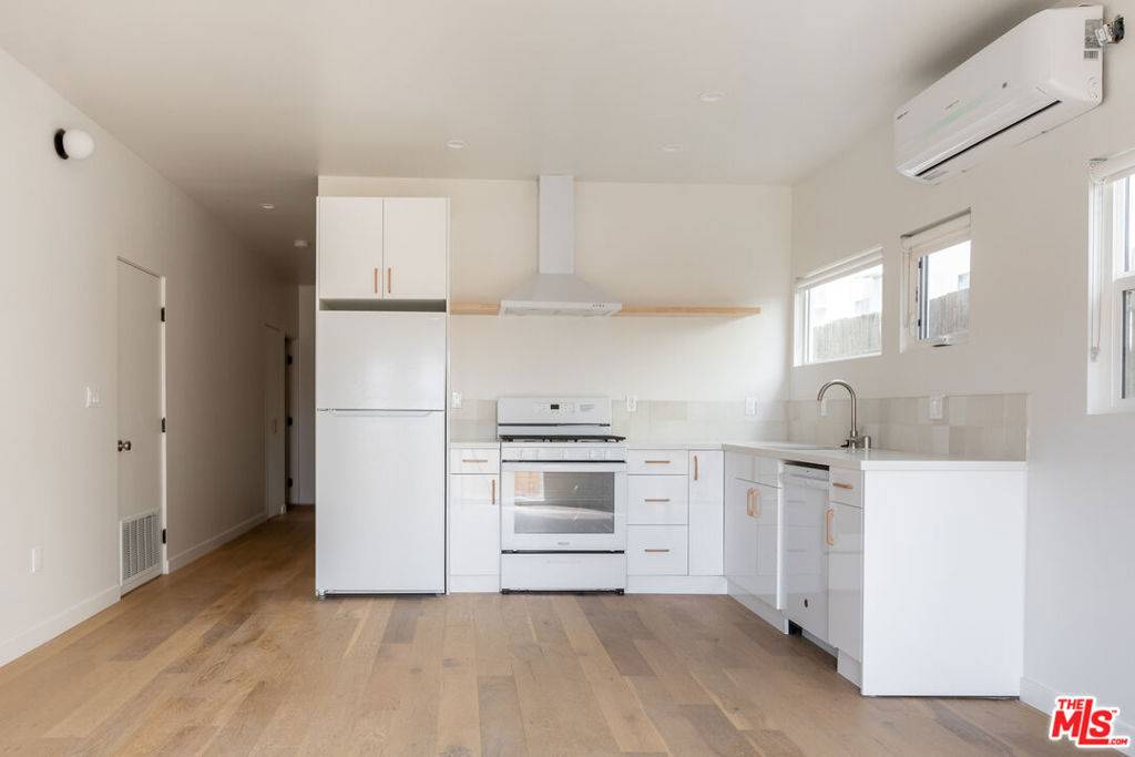 Los Angeles, CA 90026,3611 Bellevue AVE