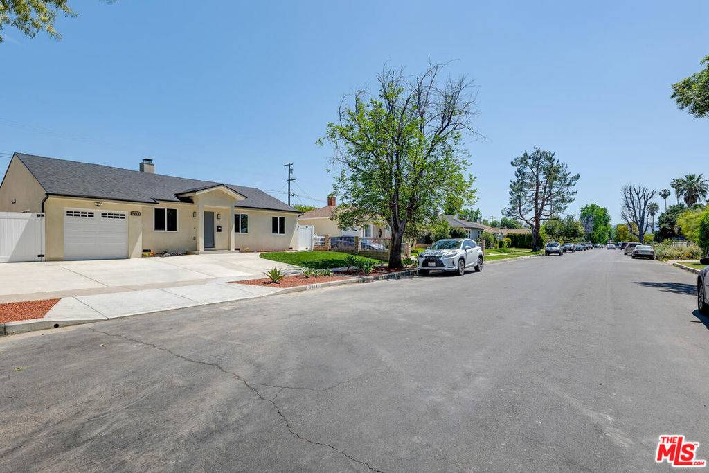 Lake Balboa, CA 91406,7444 Ostrom AVE