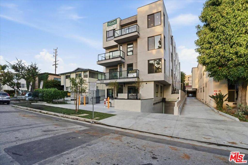 Los Angeles, CA 90025,1820 Prosser AVE #302