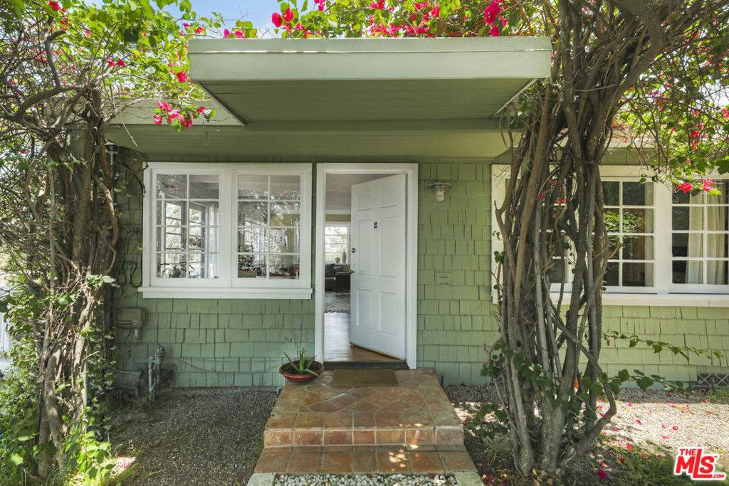 Los Angeles, CA 90026,1538 Parmer AVE