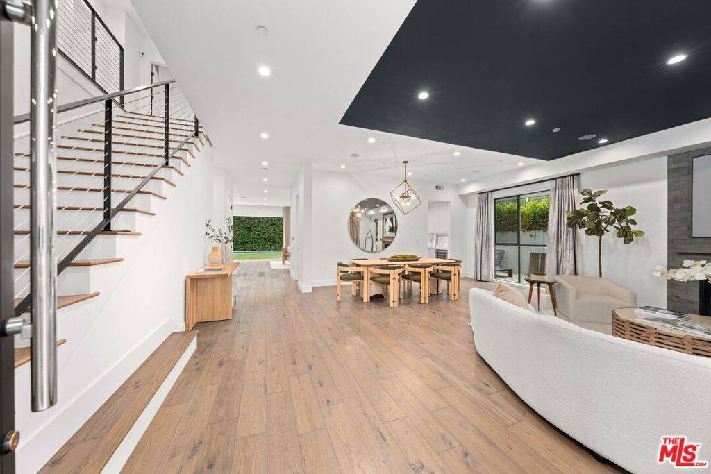 Los Angeles, CA 90066,3214 Stoner AVE