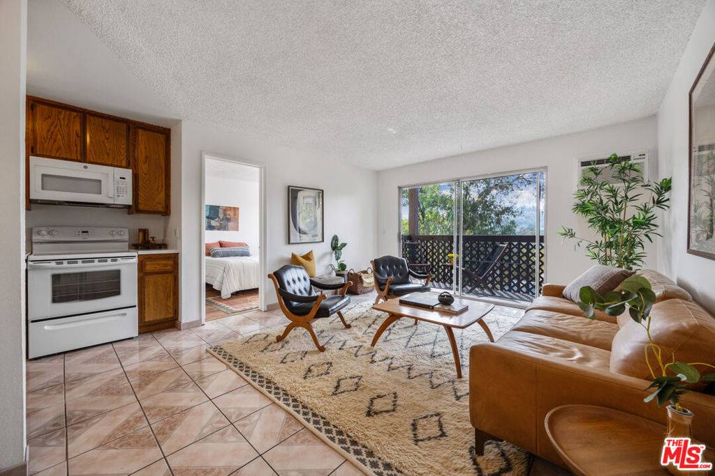 Los Angeles, CA 90042,5820 Benner ST #106