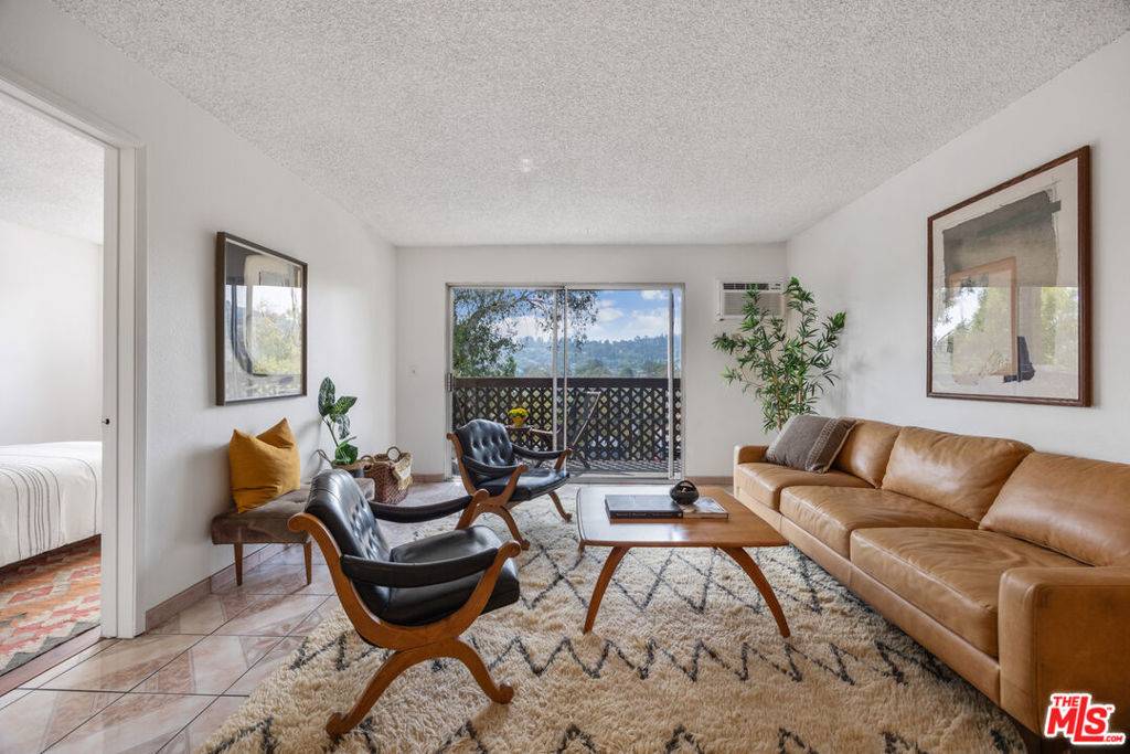 Los Angeles, CA 90042,5820 Benner ST #106