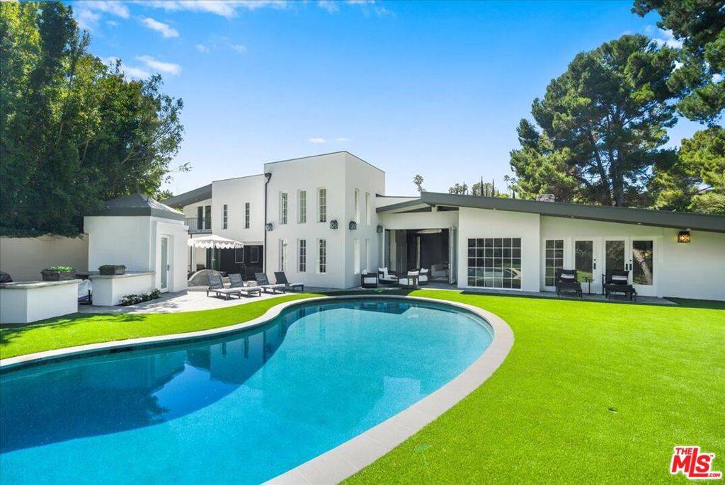 Beverly Hills, CA 90210,1100 Pine DR