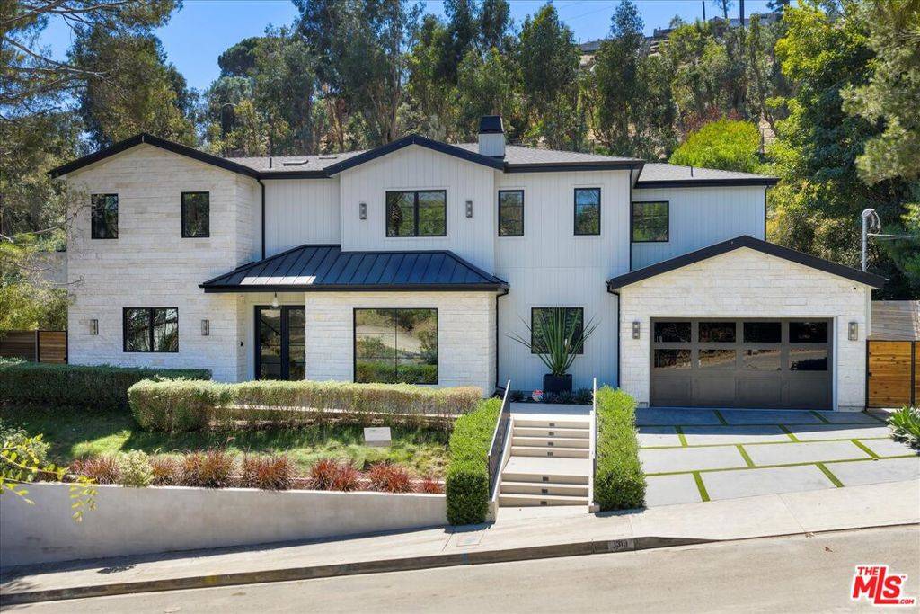 Pacific Palisades, CA 90272,1319 Marinette RD
