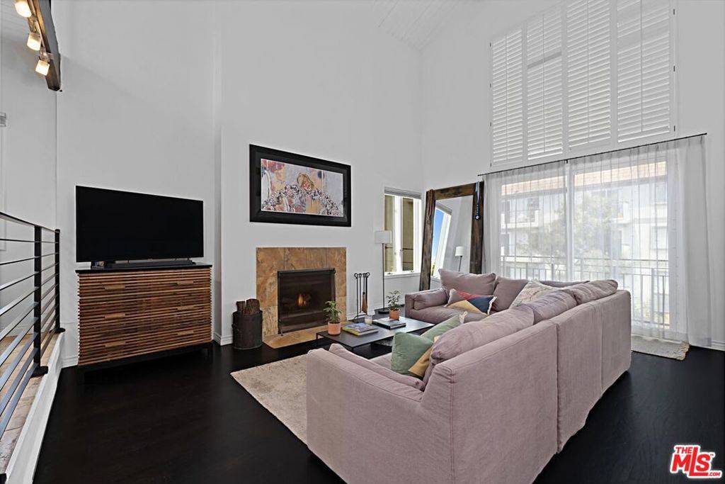 Marina Del Rey, CA 90292,20 1/2 NORTHSTAR ST