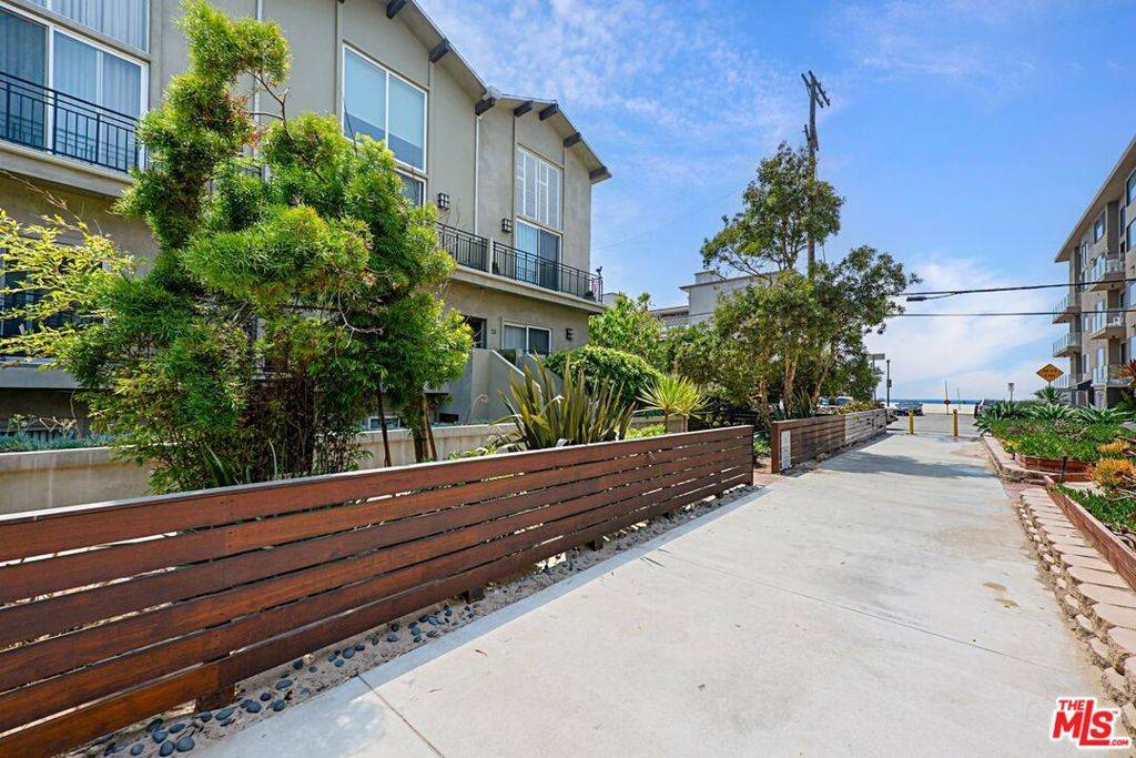 Marina Del Rey, CA 90292,20 1/2 NORTHSTAR ST