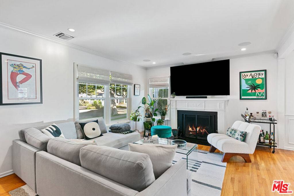 Los Angeles, CA 90045,7401 El Manor AVE