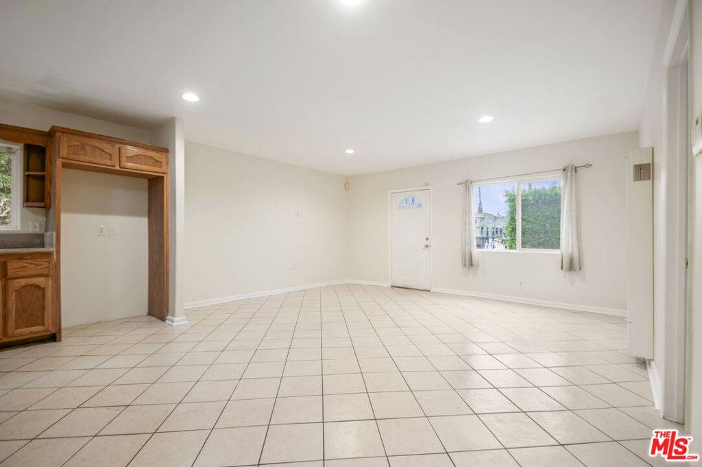 Los Angeles, CA 90018,3660 Halldale AVE