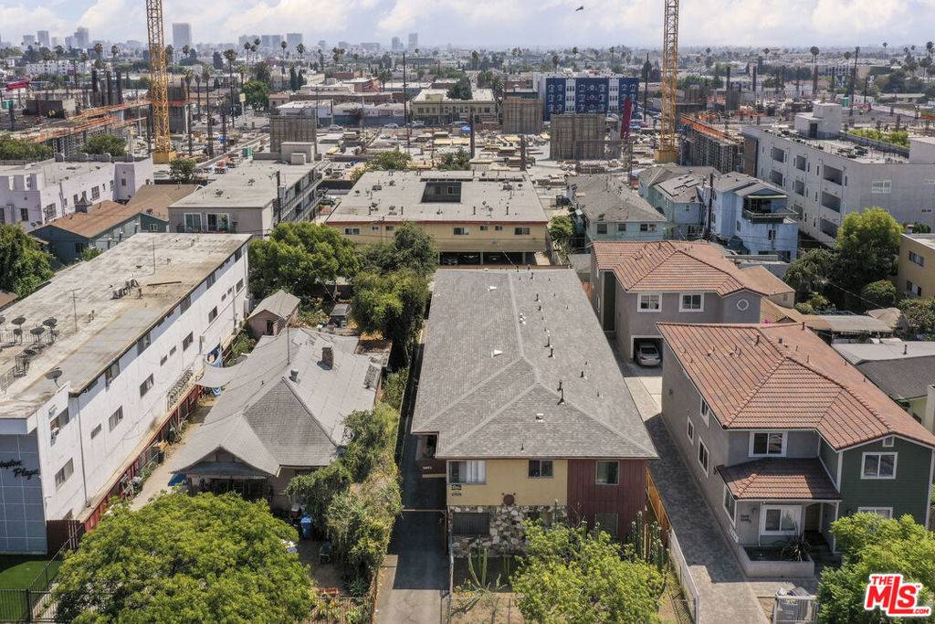 Los Angeles, CA 90038,5642 Lexington AVE #5