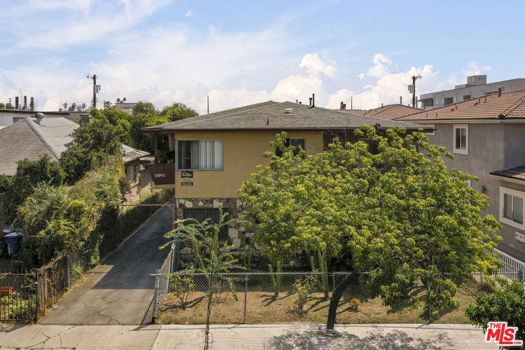 Los Angeles, CA 90038,5642 Lexington AVE #5