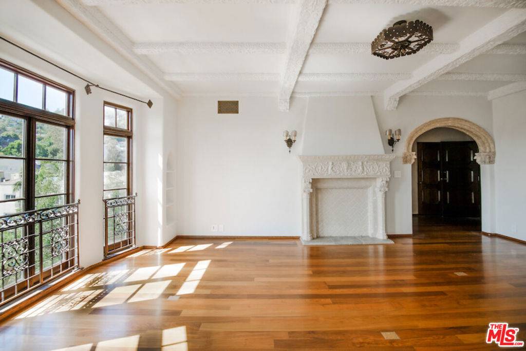 West Hollywood, CA 90046,1302 Sweetzer AVE #502