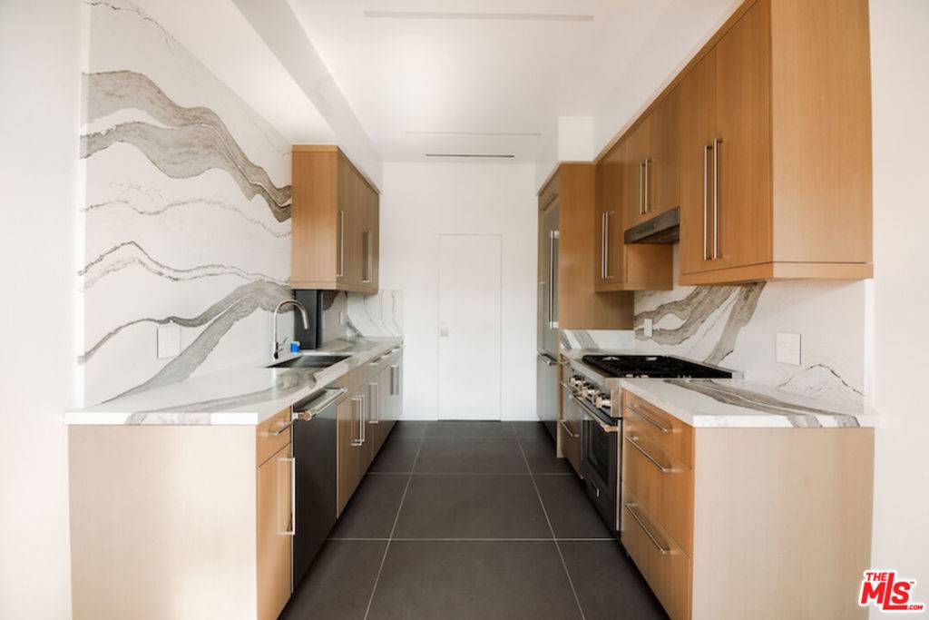 West Hollywood, CA 90046,1302 Sweetzer AVE #504