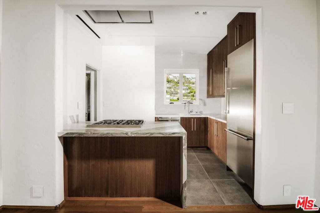 West Hollywood, CA 90046,1302 Sweetzer AVE #601