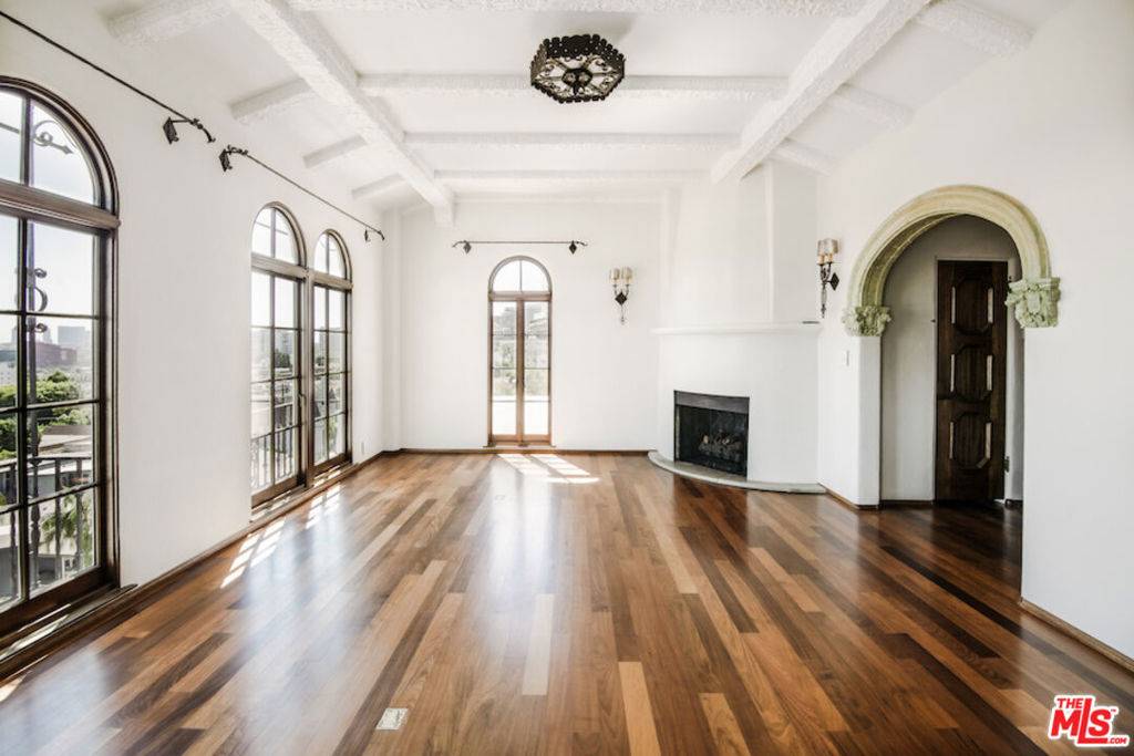 West Hollywood, CA 90046,1302 Sweetzer AVE #601