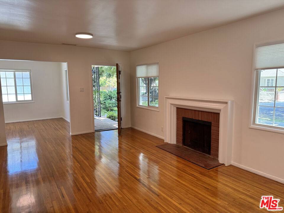 Los Angeles, CA 90066,12013 Dewey ST