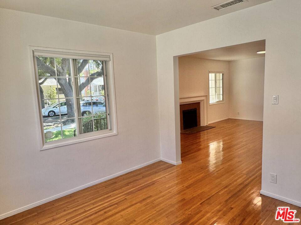 Los Angeles, CA 90066,12013 Dewey ST