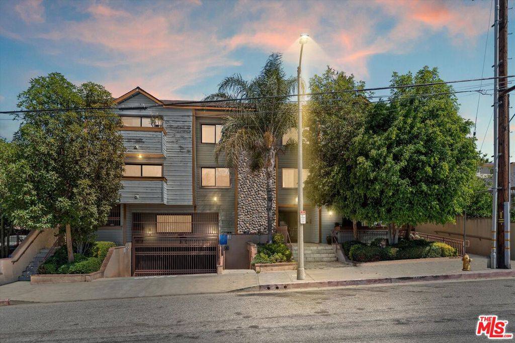 Tujunga, CA 91042,7123 Greeley ST #102