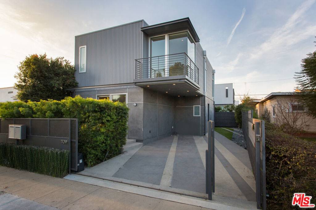 Venice, CA 90291,709 Flower Ave