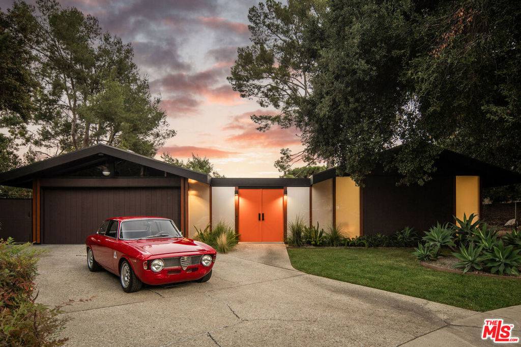 South Pasadena, CA 91030,2050 La Fremontia ST