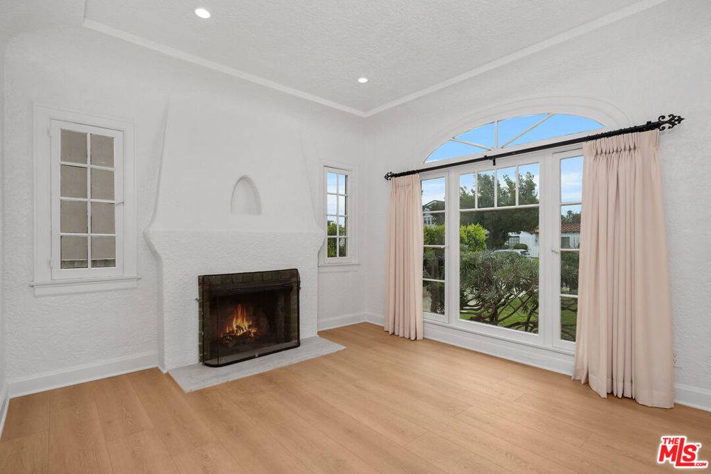 Santa Monica, CA 90403,827 23rd ST