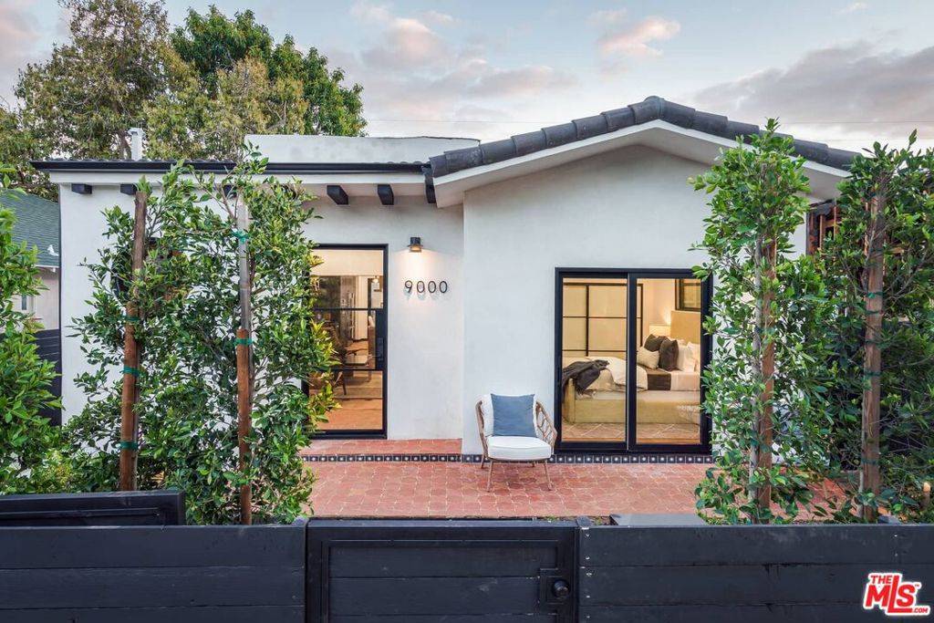 West Hollywood, CA 90069,9000 Dicks ST