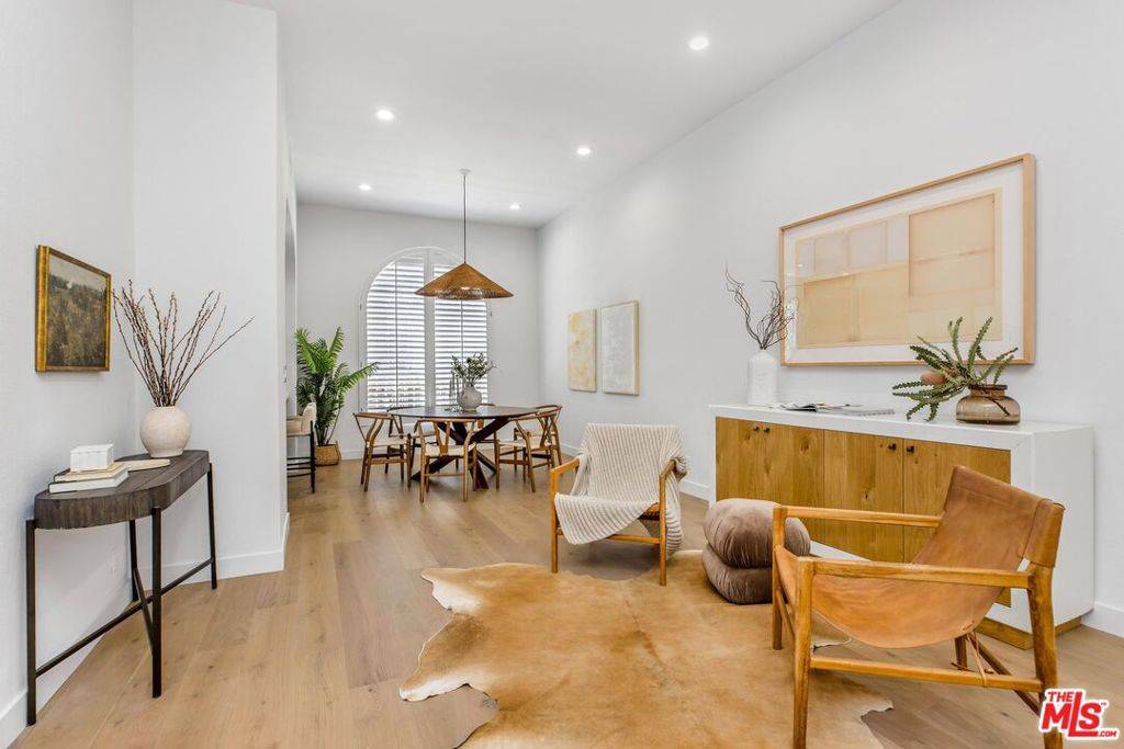 Sherman Oaks, CA 91423,14234 Dickens ST #2