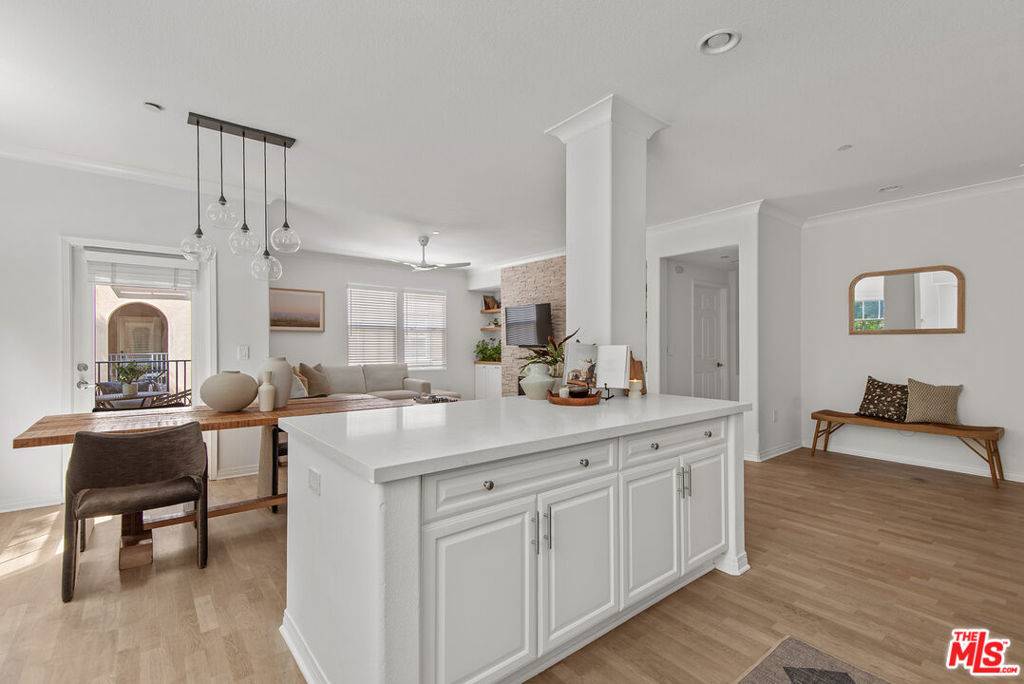 Playa Vista, CA 90094,13080 Pacific #207