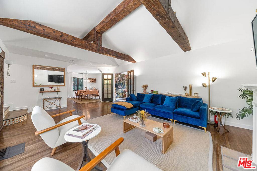 Los Angeles, CA 90068,6626 Cahuenga TER